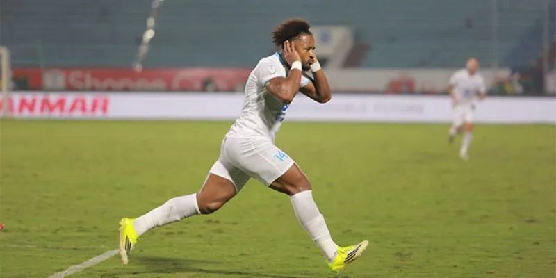 Xuân Son bùng nổ giúp Nam Định và ĐT Việt Nam thống trị khu vực 4 Xuân Son đang ghi 8 bàn trong 4 trận gần nhất